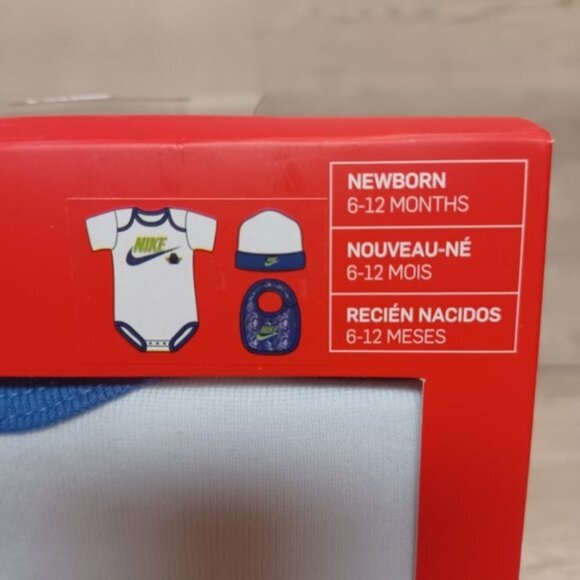 Nike Baby Bodysuit Bib Hat Newborn Gift Set White Blue - Picture 6 of 6